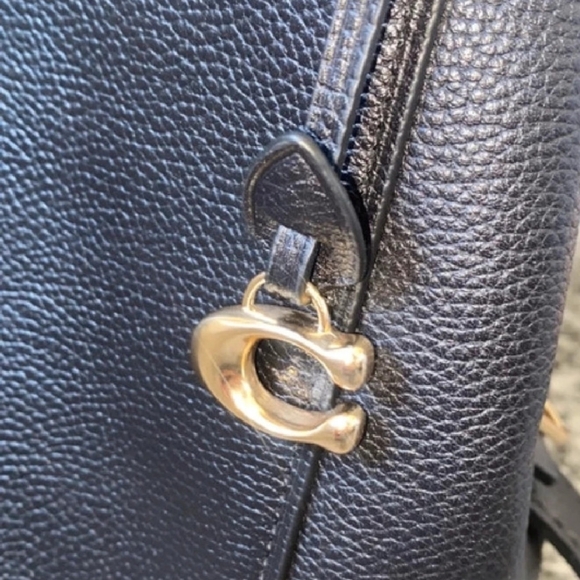 Coach shoulder bag - Picture 2 of 6